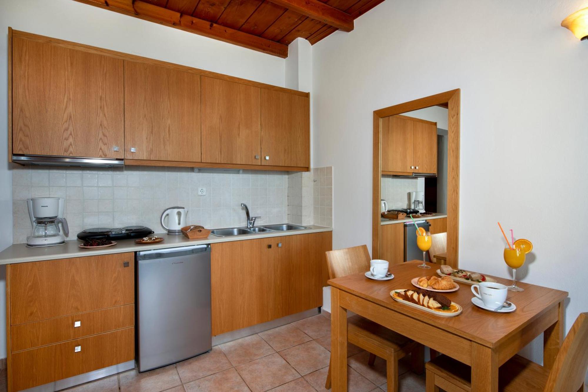Stefanos Village Hotel Myrthios Exterior photo