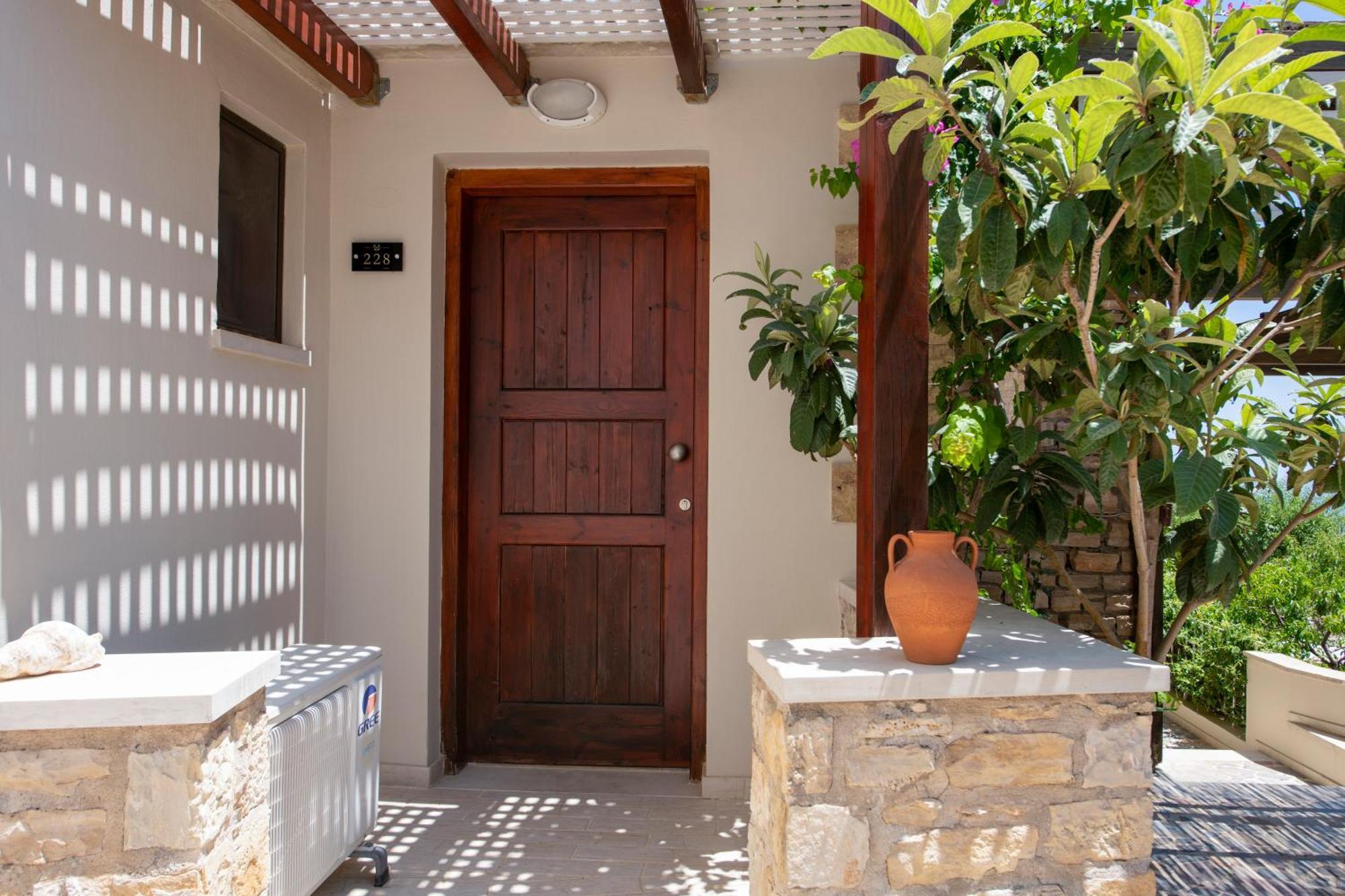 Stefanos Village Hotel Myrthios Exterior photo