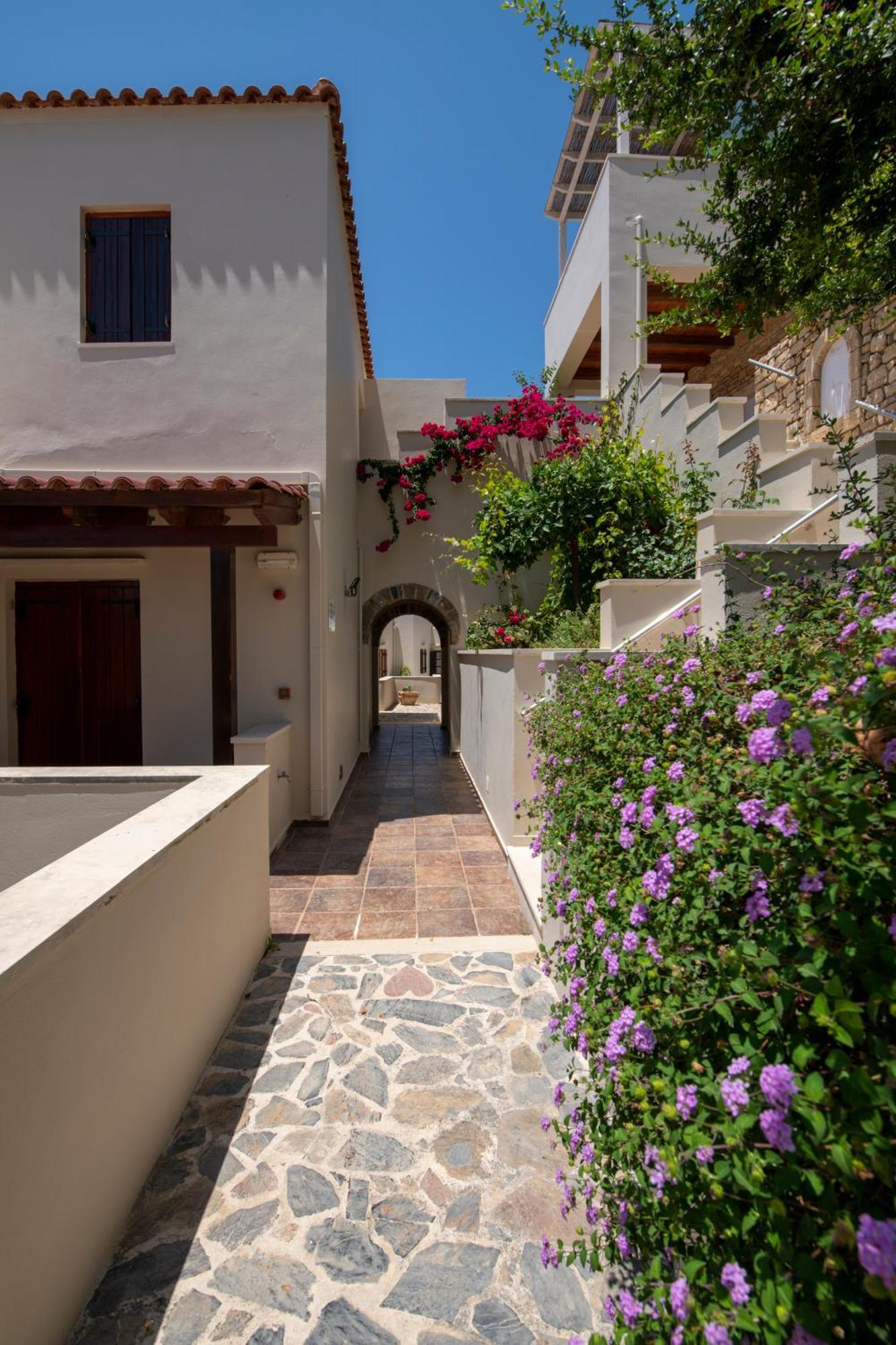 Stefanos Village Hotel Myrthios Exterior photo